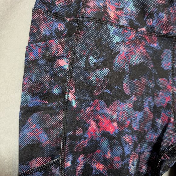 Avia Women's Colorful Pixel‎ Floral Capri Length Leggings Stretch Size Large - Picture 3 of 6